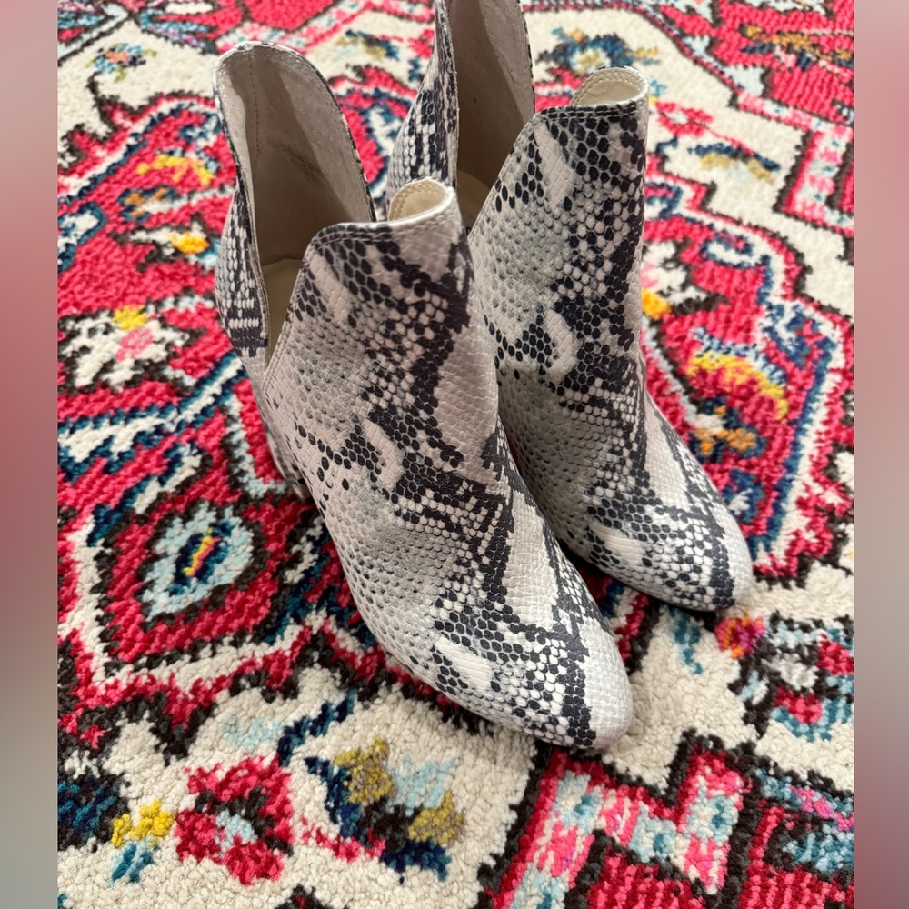 Steve Madden size 7.5 ankle boot good condition